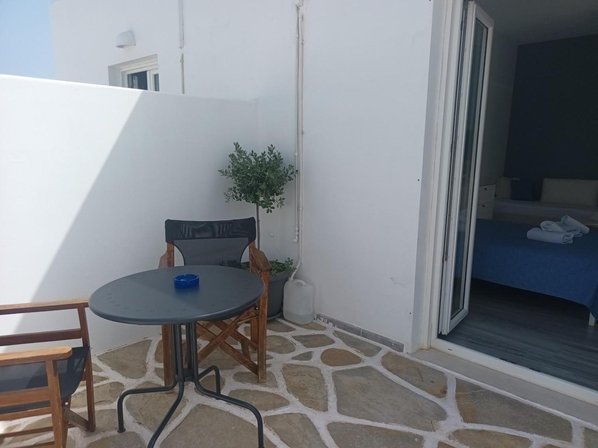 Athina'S Blue Studios Nausa Exteriér fotografie